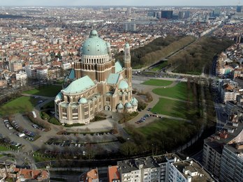 Luchtfoto van de basiliek van Koekelberg