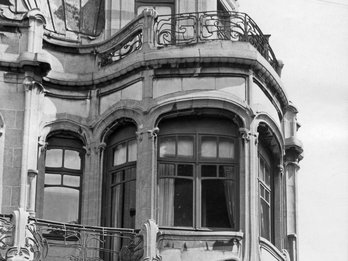 Detail gevel Hôtel Aubecq © KIK-IRPA
