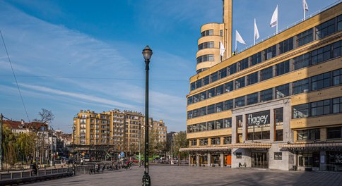 Buitenaanzicht van het Flageygebouw