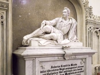Grafmonument de Merode in de kathedraal door Guillaume Geefs © Frederik Tinck