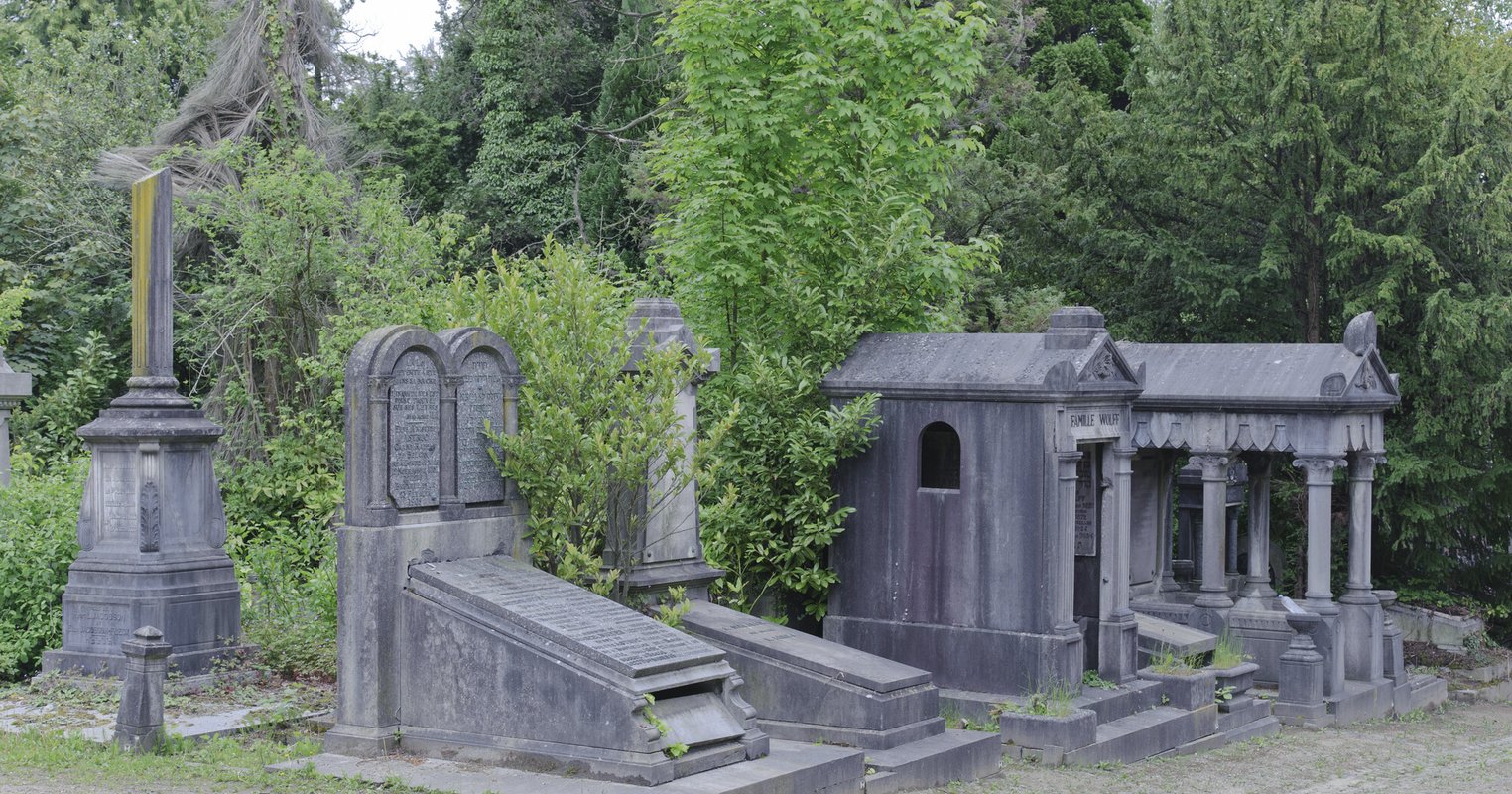 Graftombes op begraafplaats Dieweg © A. de Ville de Goyet urban.brussels