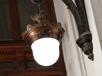 Luster in het justitiepaleis © Marleen Van Antwerpen