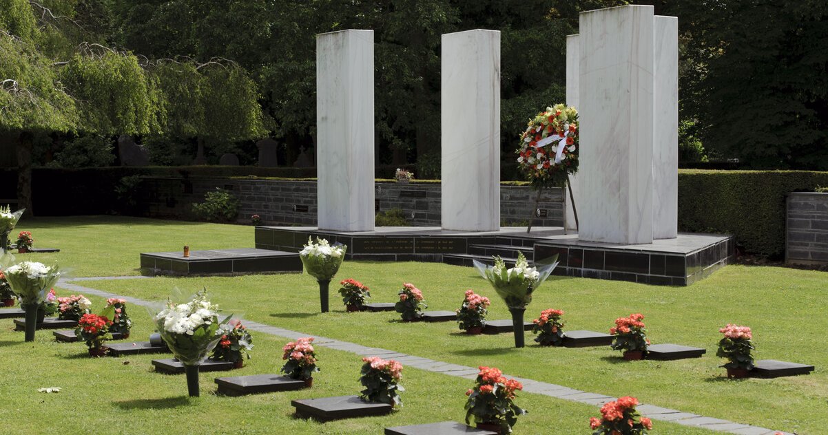 Monument slachtoffers brand Innovation, begraafplaats van Brussel © A. de Ville de Goyet urban.brussels