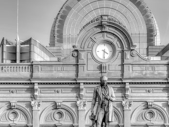 Luxemburgplein - station en Paul-Henri Spaakgebouw