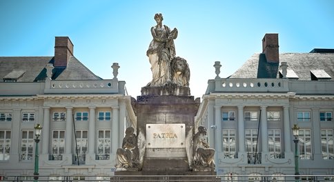 Beeldengroep Pro Patria Martelaarsplein Guillaume Geefs © Korei Guided Tours