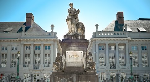 Beeldengroep Pro Patria Martelaarsplein Guillaume Geefs © Korei Guided Tours
