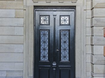 Deur in het paleis van justitie