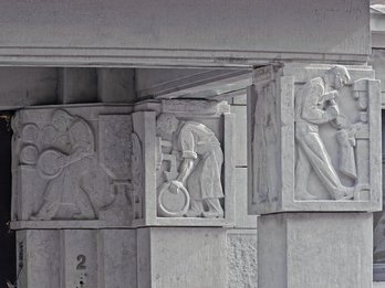 Detail ingang gemeentehuis van Vorst