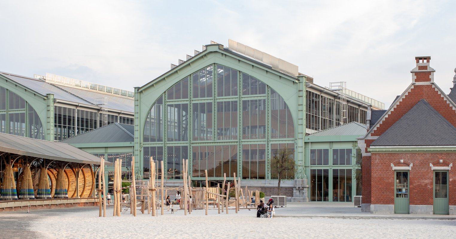 Aire de jeux à côté de la Gare Maritime