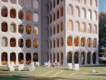 Zicht op de gevel van CBR