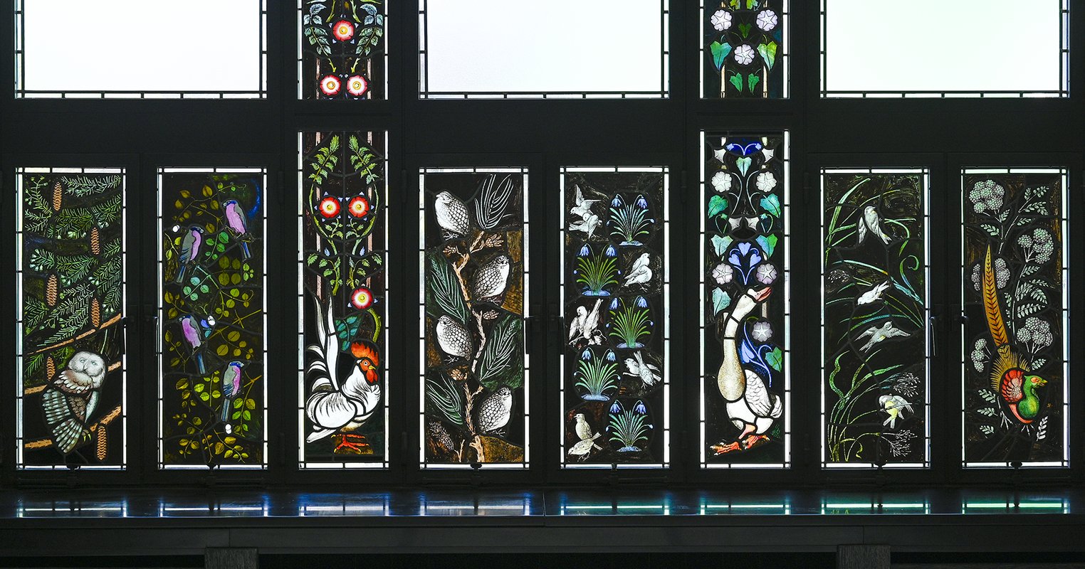 Vitrail dans la mairie de Forest, Jean-Baptiste Dewin © Korei Guided Tours