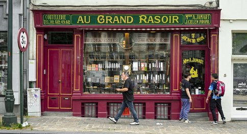 Voorgevel Au Grand Rasoir © Korei Guided Tours