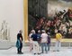 Standbeeld van Leopold I door Guillaume Geefs naast 'Tafereel van de Septemberdagen 1830 op de Grote Markt te Brussel' van Gustaf Wappers in de Koninklijke Musea voor Schone Kunsten België