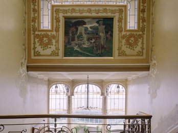 Zicht op wintertuin Max Hallet door Victor Horta